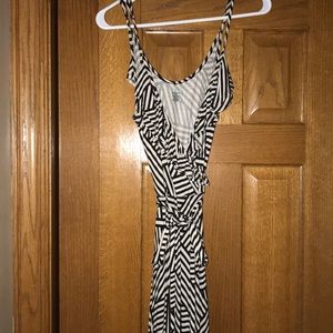 Stretchy maxi dress black/cream striped pattern